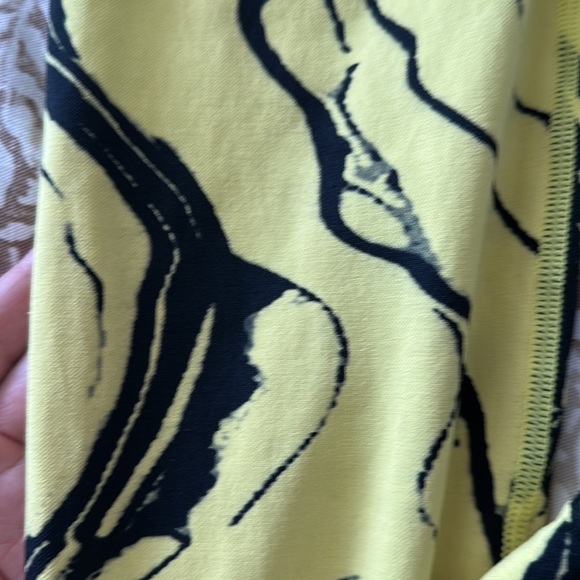 High wait super comfy with scrunch butt - Picture 2 of 5